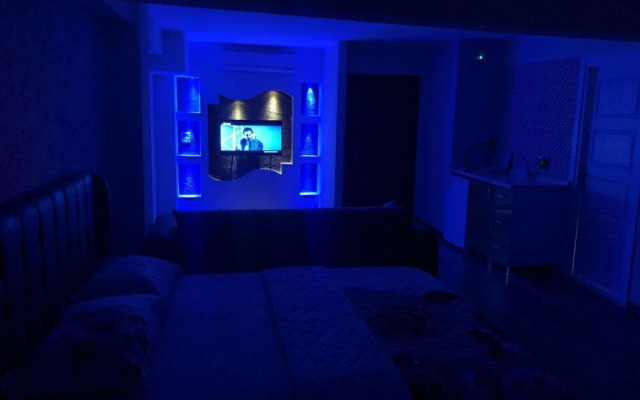 H&M Suit Residence