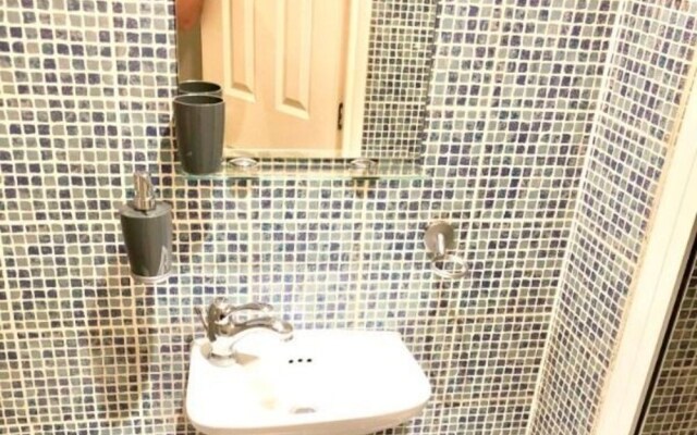 HFS Studio Next To Hydepark L29