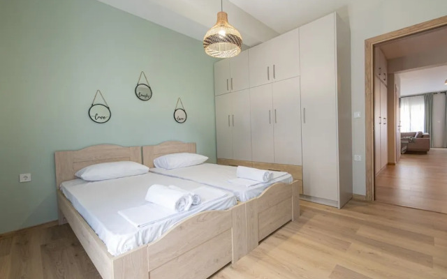 Simon Apartment by Rentalspro