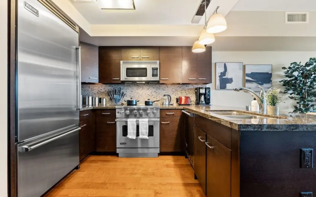 Allure Waikiki 2 Bedroom Condo by RedAwning