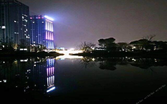 Arcadia Rong Yi Warmth Hotel