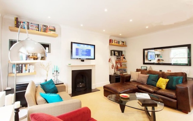 Private Apartment Earl's Court