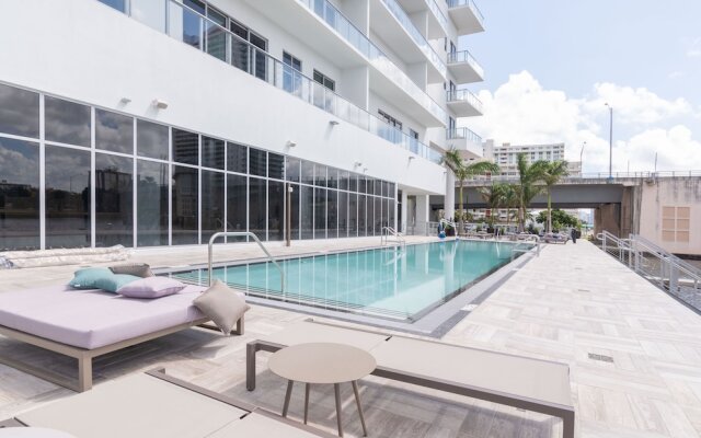 Hyde Beach House Private Suites