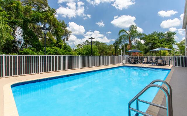 Holiday Inn Express Hotel & Suites Silver Springs - Ocala, an IHG Hotel