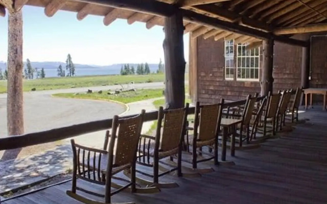 Lake lodge