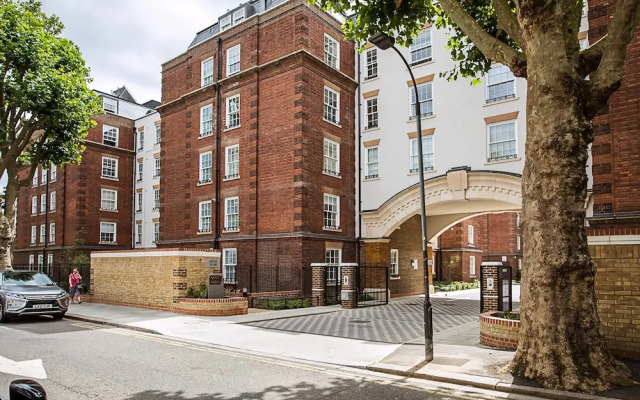 Modern and Stylish Apartment in West Kensington