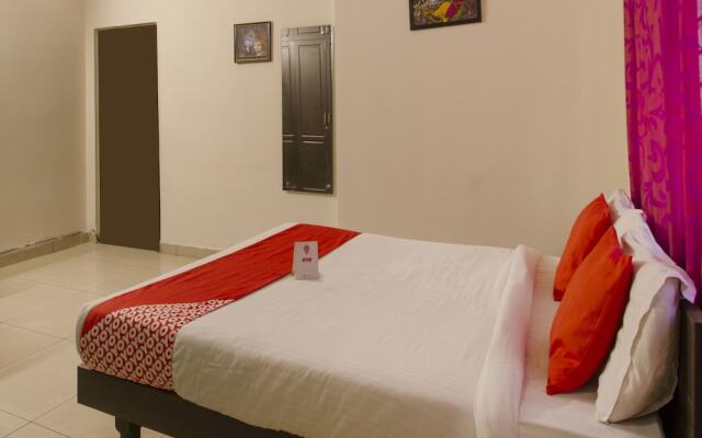 OYO 13193 Rockline Comfort Stay