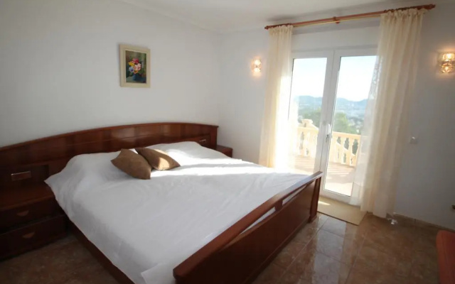 Mimo - sea view villa with private pool in Moraira-Teulada