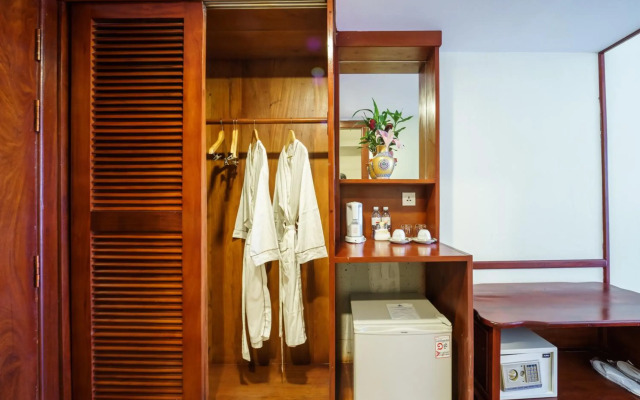 Smiling Hotel