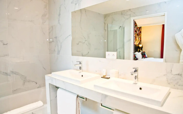 Hotel La Villa Port d Antibes & Spa
