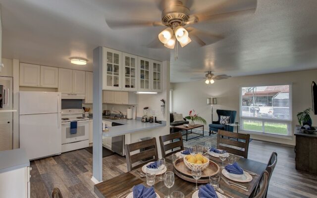 Hilo Hale Kaumana 3 Bedroom Home by RedAwning