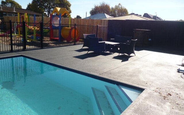 Cashel Court Motel