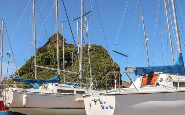 6 Searock Apartments