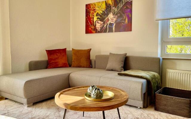 Holiday Business Apartment I 2,5 room I 60qm I Highspeed WLAN l near City and Fair I Automobil und Tech-Company