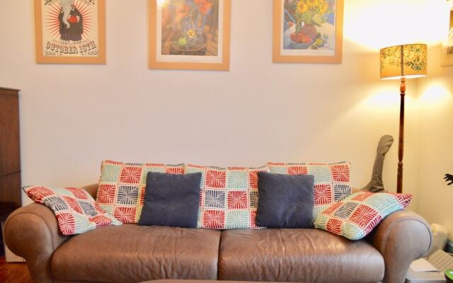 Two Bedroom Flat In Meadowbank