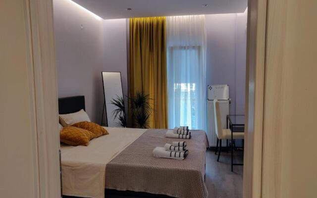 Luxury Suites with KING-SIZED bed