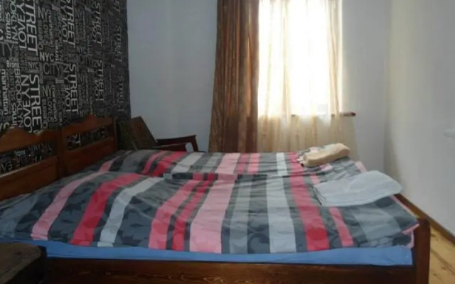 Gio's Guest House