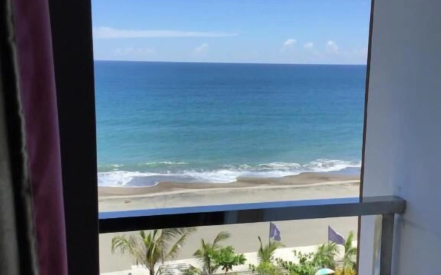 EM Royalle Hotel & Beach Resort