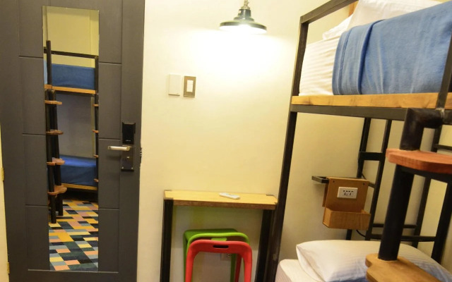 OYO 866 Junction Hostels