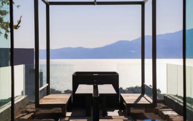 Rousseau homestay in Fuxian Lake