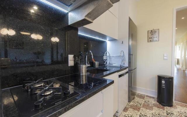 Spacious 4bdr River View