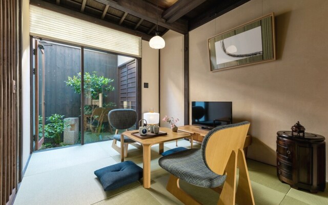 Yorozuha Machiya House