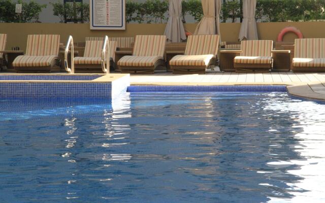 Gulf Suites Hotel Amwaj