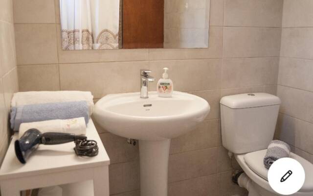 Villa Delphia One Bedroom Traditional House