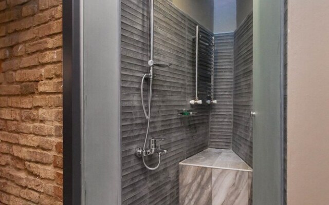 Studio with Hot Tub