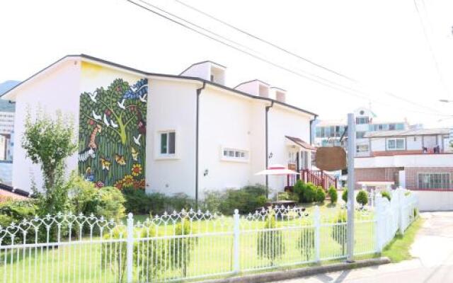 Tongyeong One Guesthouse