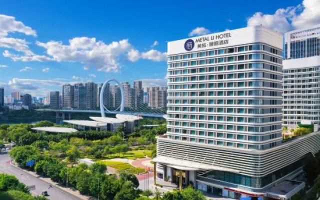 Metal Li Hotel