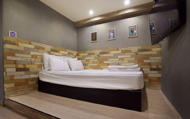 Seven Motel Songjeong