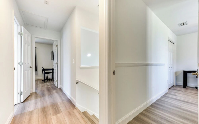 Modern Jacksonville Home - Close To River!