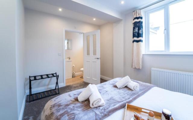 South Quay Apartment