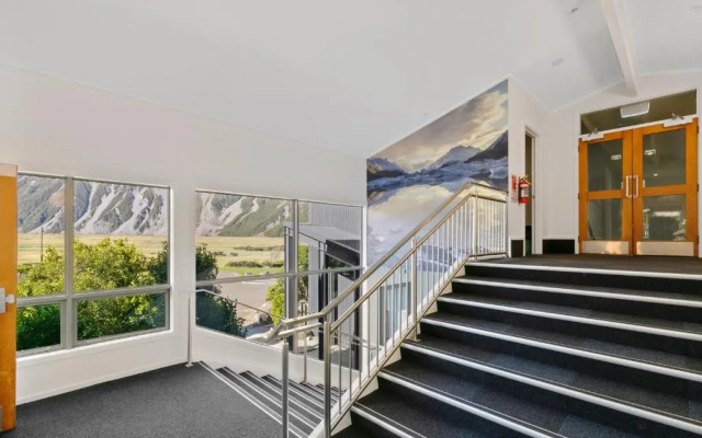 Mt Cook Backpacker Lodge