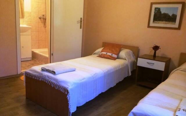 Holiday Home Kamena Lodge