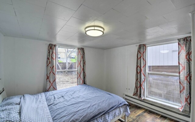 Inviting Bremerton Home Near Hiking & History