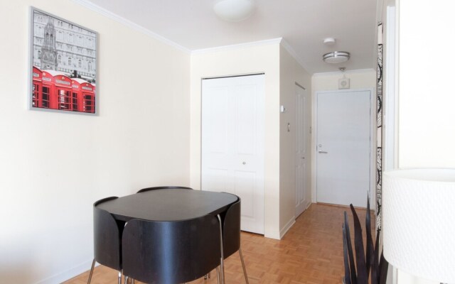Comfortable Downtown Studio Apartment by Namastay