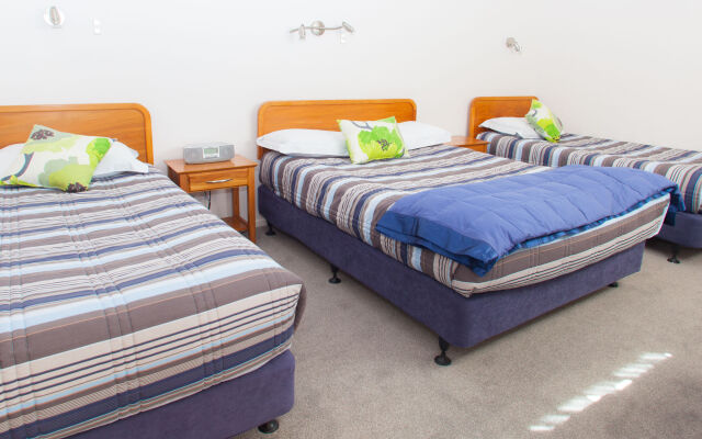 ASURE Admirals View Motel