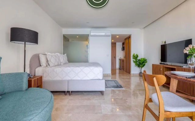 Oceanview Studio - King Bed - Pools - Beachclub