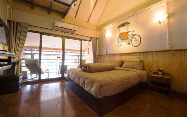 Near Shopping Mall/Old Town R.