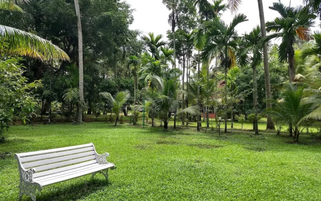 Palmgrove Lake Resort