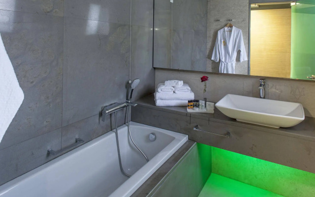 Avra Imperial Hotel