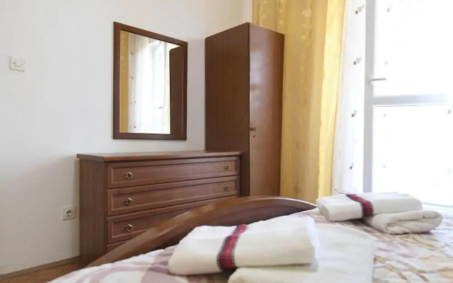 Spacious Ground Floor Apartment Primavera