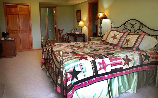 Long Mountain Lodge