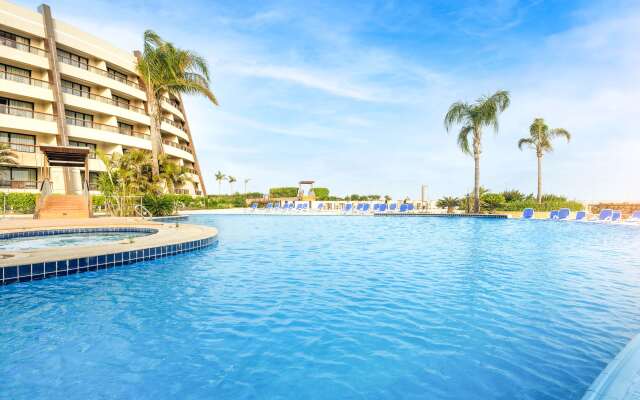 Radisson Blu Hotel & Convention Center, Alexandria