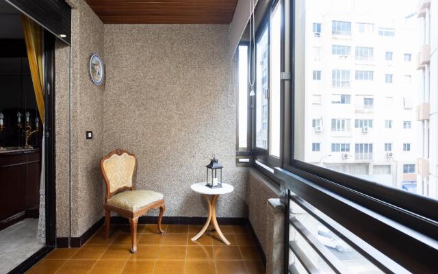 Home2Book Spacious Classic Design Apartment Center