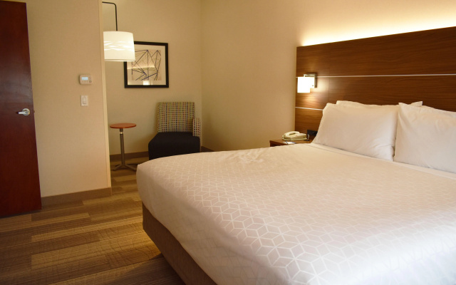 Holiday Inn Express & Suites Albany by IHG