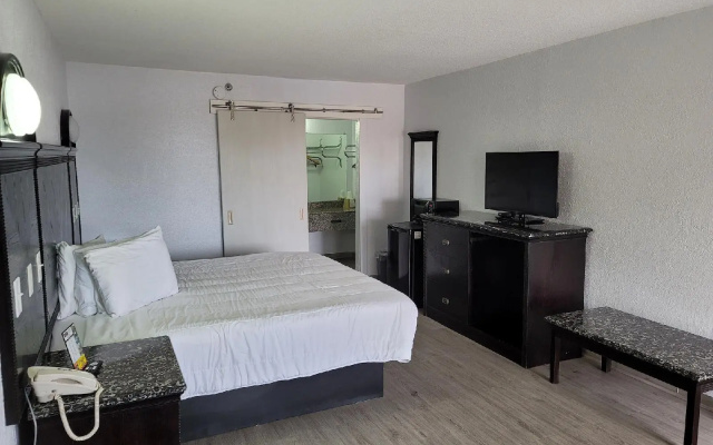 Fairway Inn