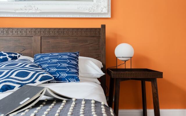 2 bedroom family home in trendy Notting Hill